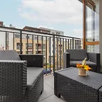 アパート Sarmacka With Gym, Sauna And Parking By Renters ワルシャワ