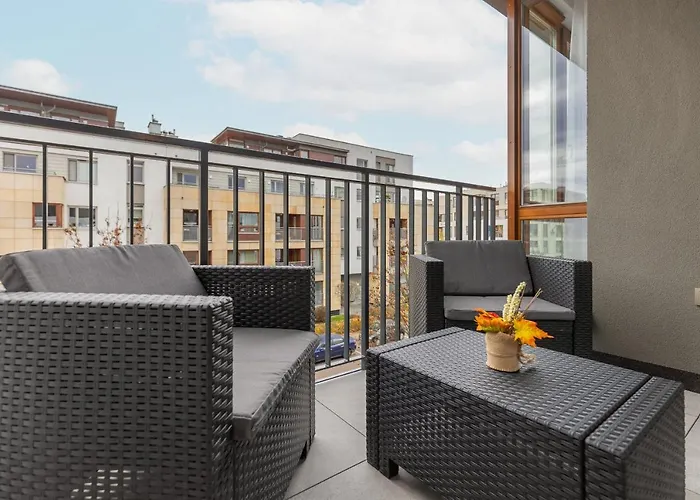 شقة Sarmacka With Gym, Sauna And Parking By Renters وارسو