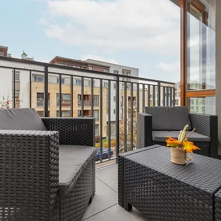 아파트 Sarmacka With Gym, Sauna And Parking By Renters 바르샤바