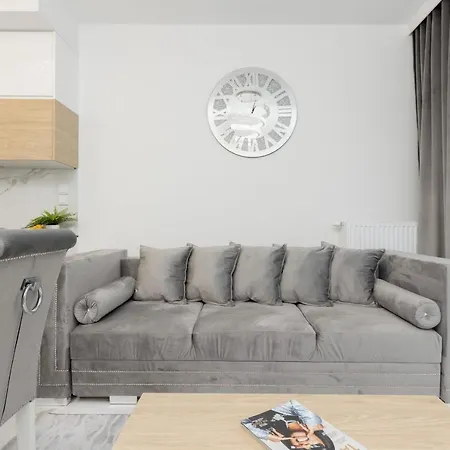 Apartment Sarmacka With Gym, Sauna And Parking By Renters Warsaw