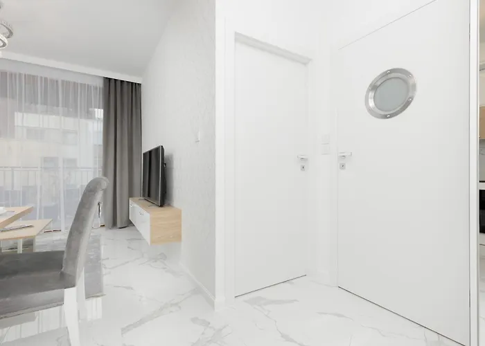 Appartement Sarmacka With Gym, Sauna And Parking By Renters Warschau