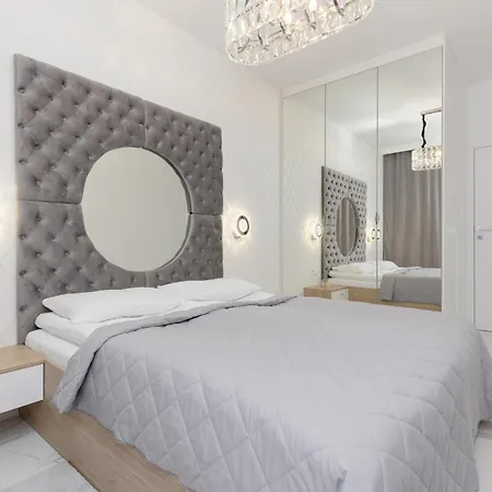 Sarmacka With Gym, Sauna And Parking By Renters * Βαρσοβία